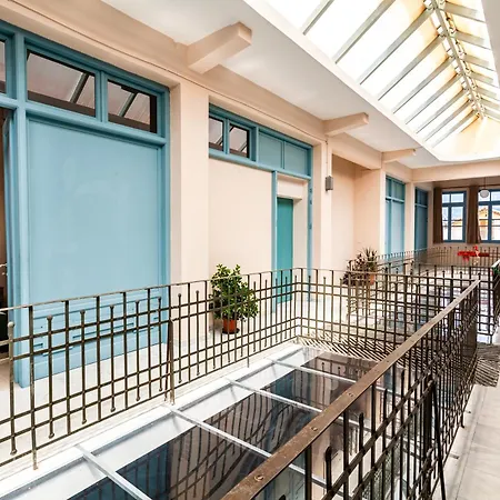 στούντιο στη στοά βαρβουτσή #3