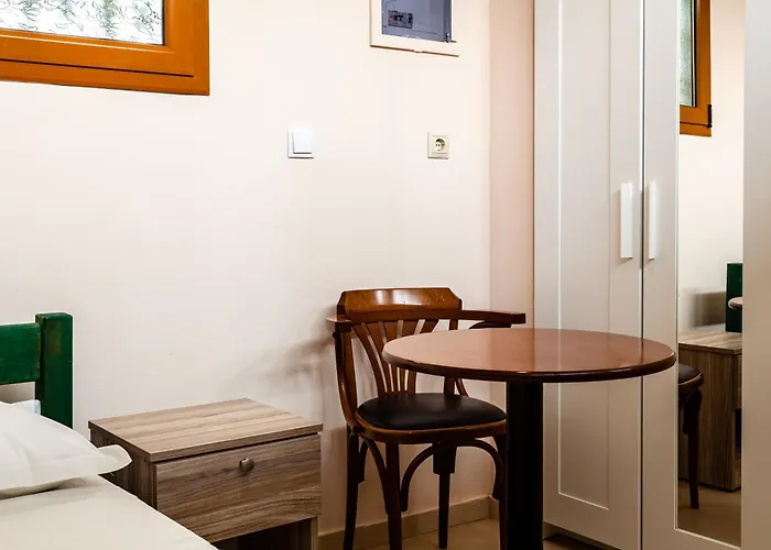 στούντιο στη στοά βαρβουτσή #3 Lägenhet *