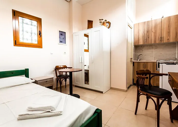 דירה στούντιο στη στοά βαρβουτσή #3 *